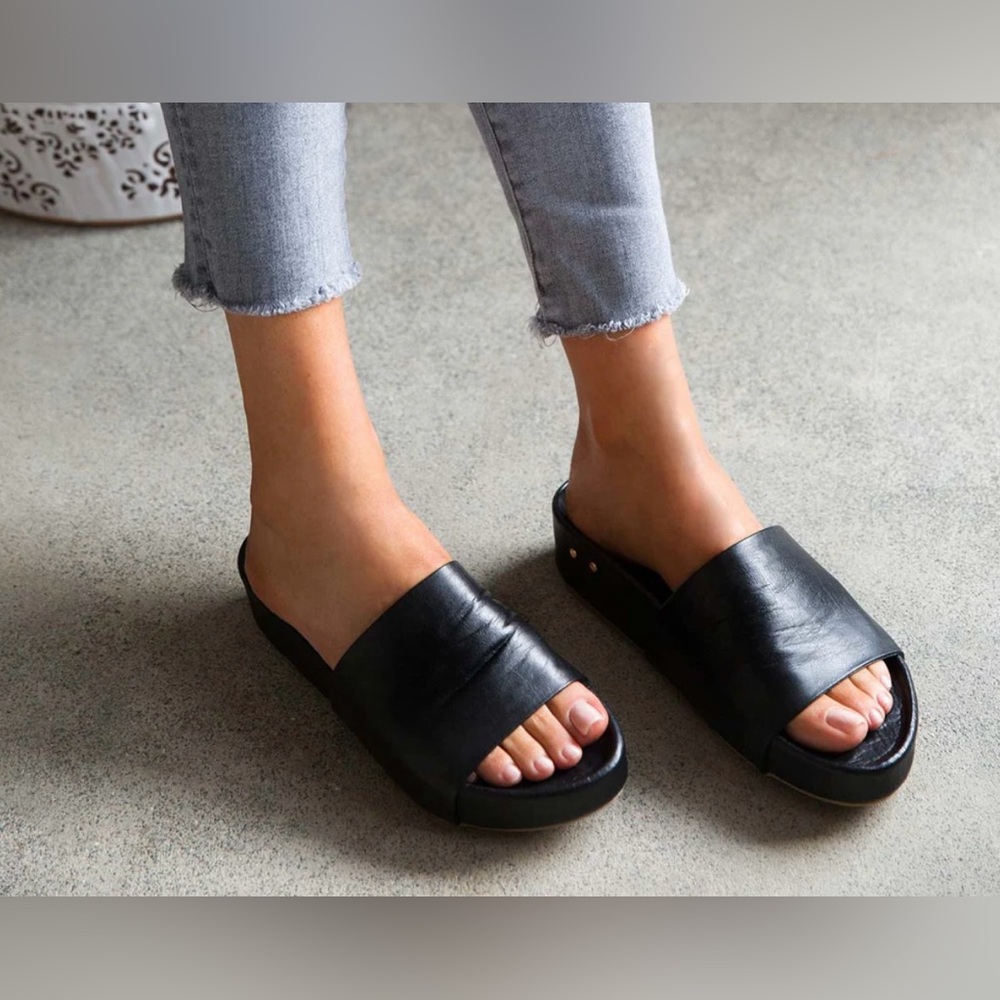 Beek Pelican Sandal